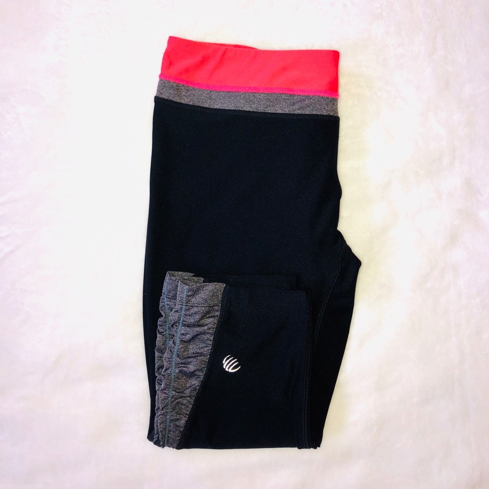 Cropped athletic leggings